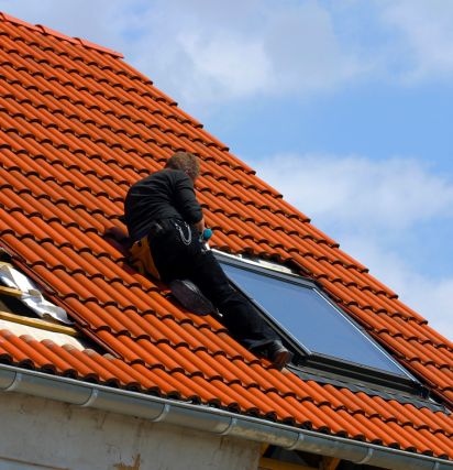 Couvreur Pose de fenêtre et Velux Toiture Services Gironde